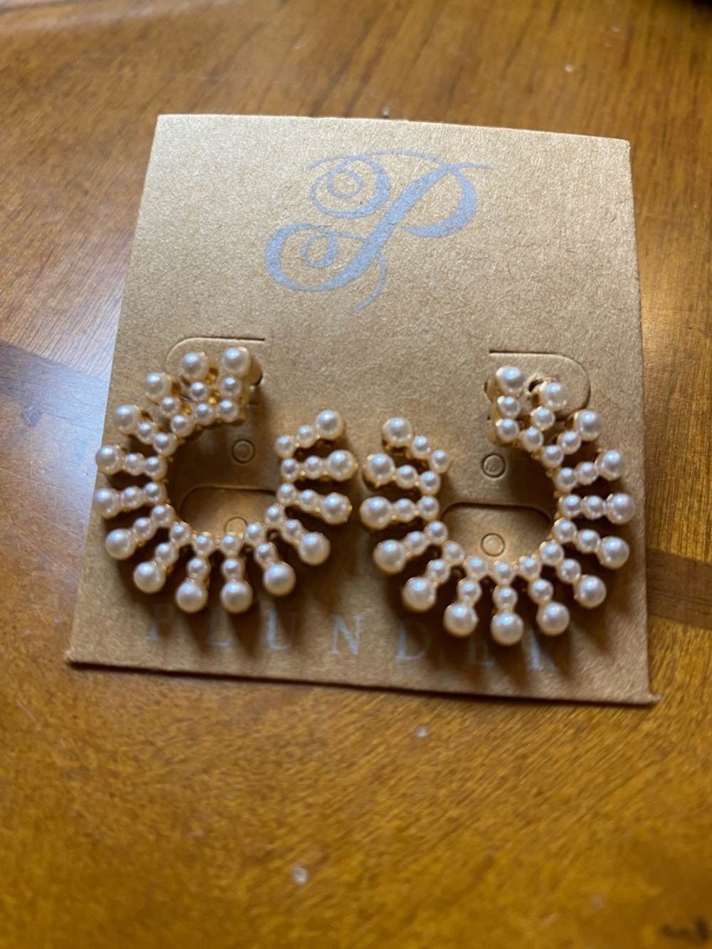 Plunder Pearl Cluster Crescent Hoop Earrings - Cream